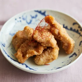 鶏ムネ肉の甘辛衣揚げの盛り付け例